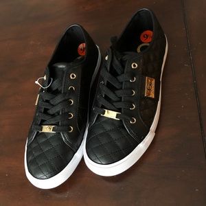 Black Guess women’s shoes